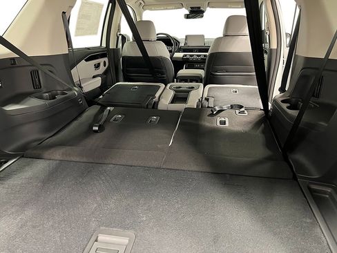 New 2025 Honda Pilot Touring image 35