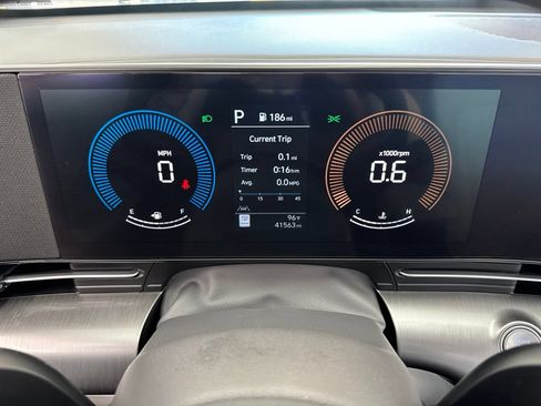 Used 2025 Hyundai Kona SEL AWD/4WD image 16