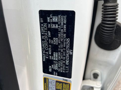 Used 2025 Kia Soul LX w/ LX Technology Package image 27