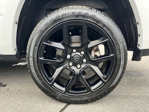 Used 2022 RAM 1500 Laramie AWD/4WD image 14