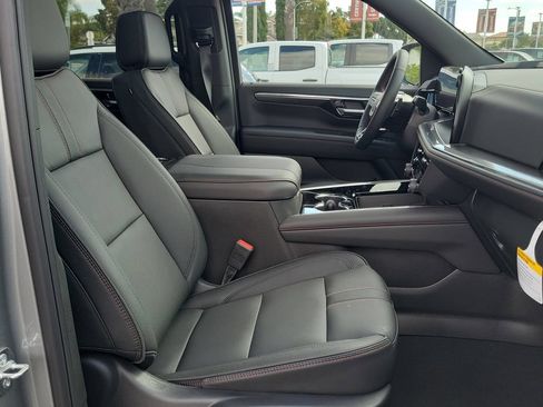 Used 2026 Chevrolet Suburban RST w/ Comfort Package AWD/4WD image 18