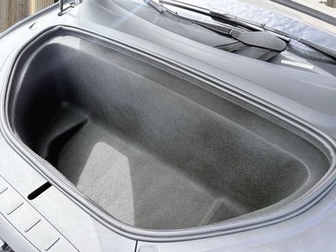 Used 2023 Tesla Model X image 29