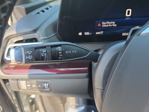 Used 2025 Chevrolet Traverse Z71 w/ Enhanced Driving Package AWD/4WD image 27