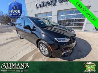 Used 2024 Chrysler Pacifica Touring-L FWD video 1