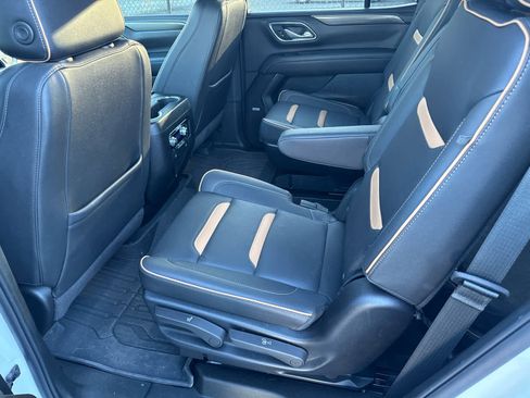 Used 2024 GMC Yukon AT4 w/ AT4 Premium Plus Package image 9