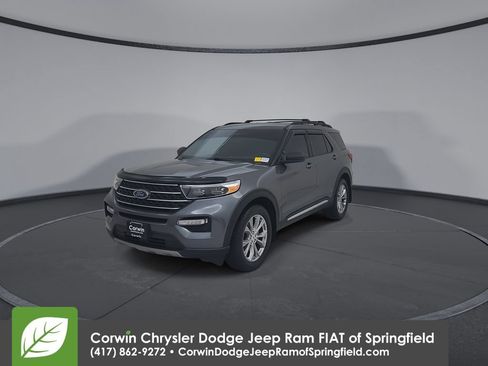 Used 2022 Ford Explorer XLT w/ Equipment Group 202A AWD/4WD image 6