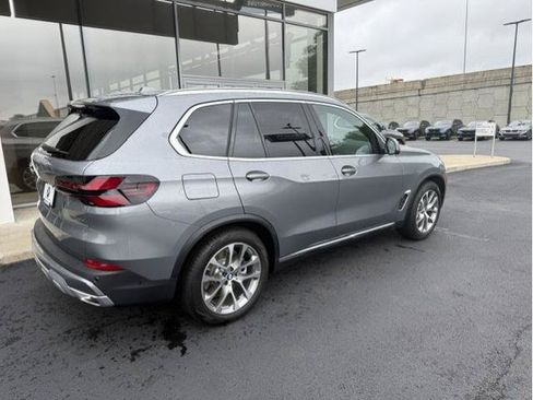 Used 2026 BMW X5 xDrive50e AWD/4WD image 2