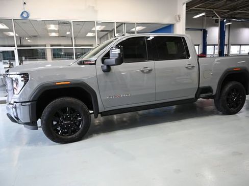 Used 2024 GMC Sierra 2500 AT4 w/ AT4 Premium Plus Package AWD/4WD image 10