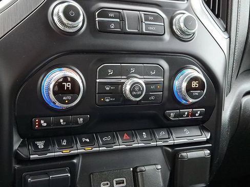 Used 2020 GMC Sierra 2500 Denali w/ Denali Ultimate Package AWD/4WD image 17