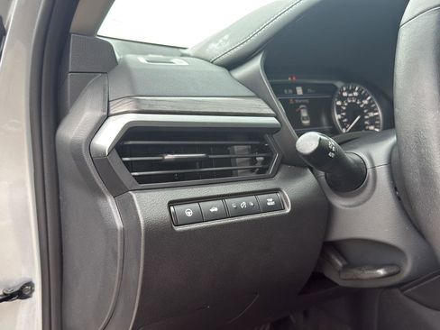 Used 2023 Nissan Altima 2.5 SL FWD image 14