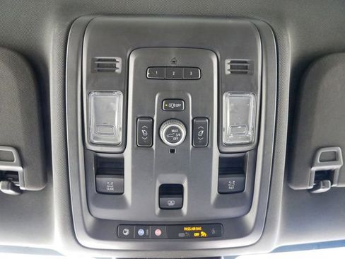 Used 2023 Chevrolet Tahoe Z71 w/ Luxury Package image 25