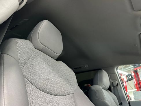 Used 2022 Toyota Sienna LE image 18