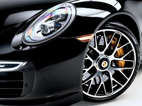 Used 2014 Porsche 911 Turbo S image 26