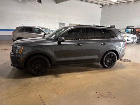 Used 2021 Kia Telluride SX w/ SX Prestige Package AWD/4WD image 3