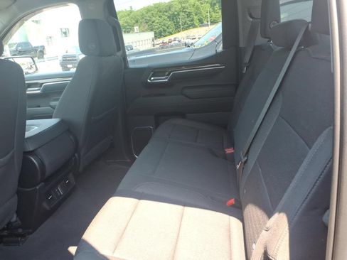 Used 2023 Chevrolet Silverado 1500 LT AWD/4WD image 8