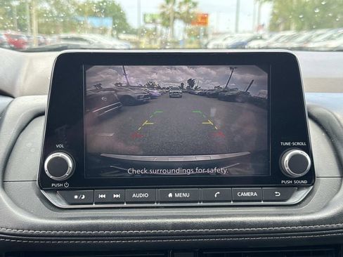 Certified 2022 Nissan Rogue SV FWD image 23
