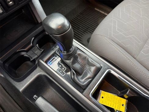 Certified 2019 Toyota Tacoma TRD Off-Road image 22