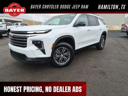 Used 2025 Chevrolet Traverse LT