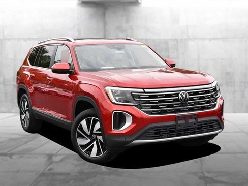 Used 2024 Volkswagen Atlas SEL AWD/4WD image 2