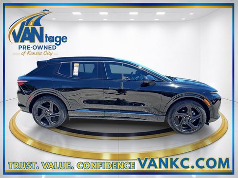 Used 2024 Chevrolet Equinox EV RS FWD image 5