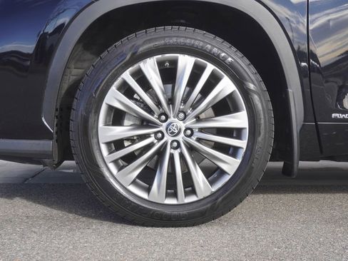 Used 2022 Toyota Highlander Platinum image 34