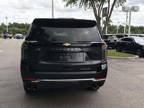 Used 2025 Chevrolet Suburban Premier RWD image 4