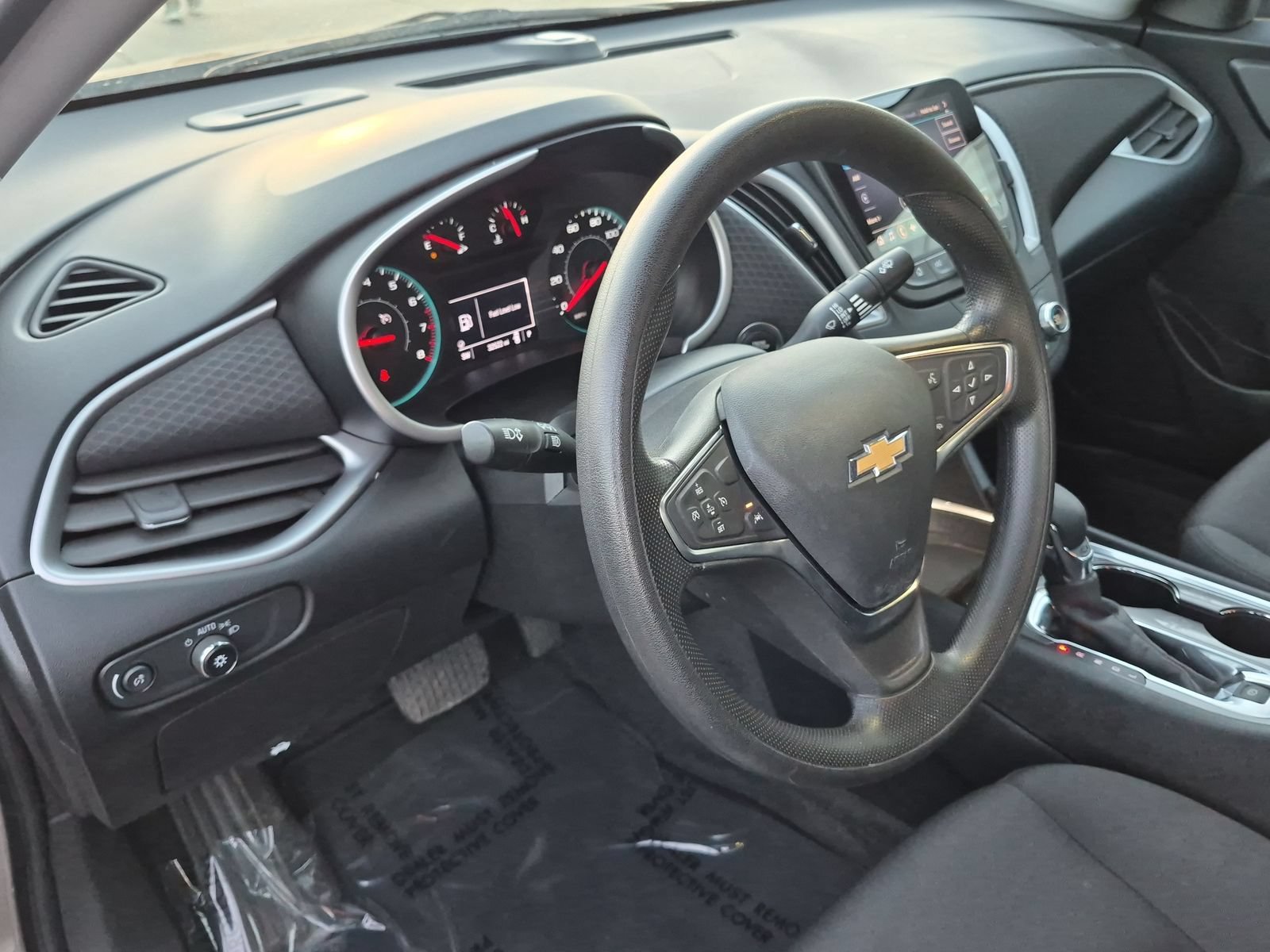Used 2025 Chevrolet Malibu LT FWD image 11