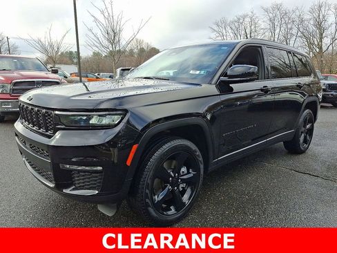 Used 2025 Jeep Grand Cherokee L Limited w/ Black Appearance Package image 3