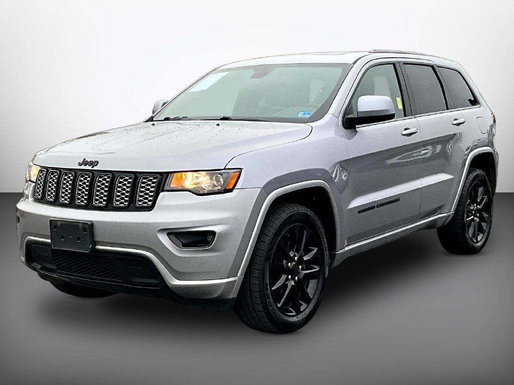 Used 2020 Jeep Grand Cherokee Altitude AWD/4WD image 3