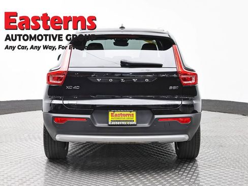 Used 2024 Volvo XC40 B5 Core AWD/4WD image 6