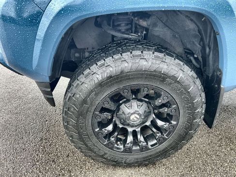 Used 2019 Toyota Tacoma SR5 AWD/4WD image 10