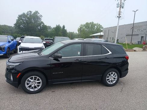 Used 2024 Chevrolet Equinox LT AWD/4WD image 2