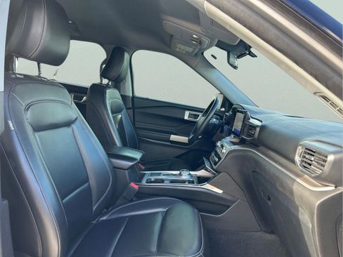 Used 2021 Ford Explorer XLT w/ Equipment Group 202A image 32