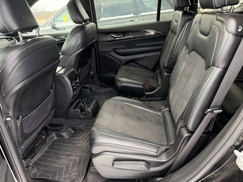 Used 2023 Jeep Grand Cherokee L Laredo image 7