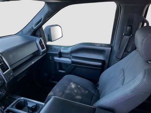 Used 2016 Ford F150 XLT w/ Equipment Group 302A Luxury AWD/4WD image 17