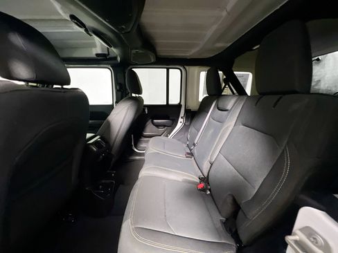 Used 2024 Jeep Wrangler Sport S image 28