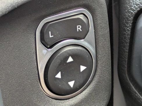 Used 2021 Jeep Wrangler Unlimited Sahara AWD/4WD image 24