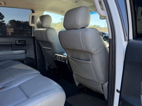 Used 2012 Toyota Tundra 4x4 CrewMax w/ SR5 Pkg image 18