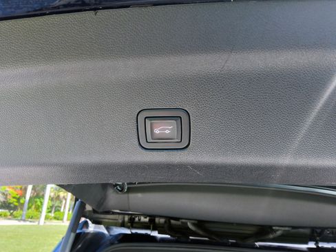 Used 2022 Cadillac Escalade ESV Luxury RWD image 57