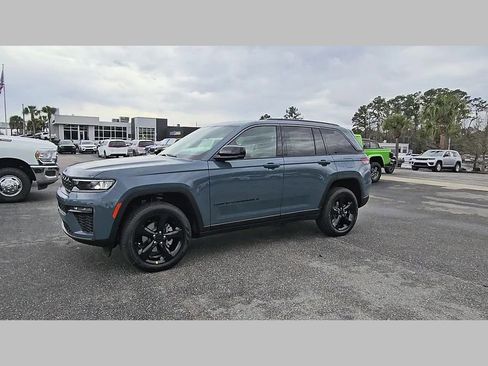 New 2026 Jeep Grand Cherokee Limited w/ Limited Altitude Package RWD image 26