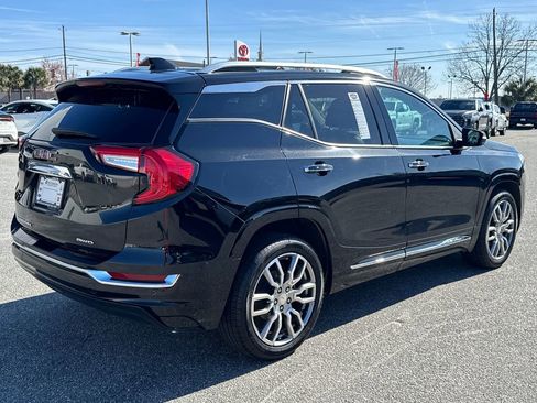 Used 2022 GMC Terrain Denali w/ Denali Premium Package image 3