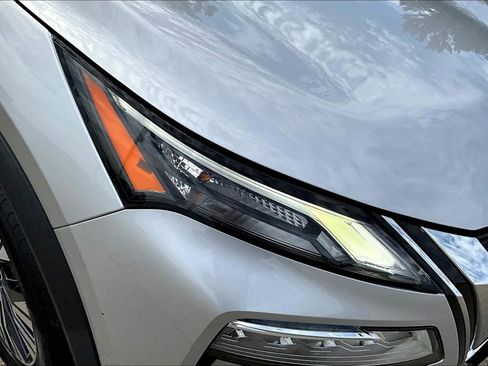 Used 2022 Nissan Rogue SV image 29