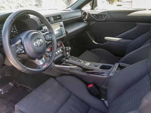 Used 2023 Toyota GR86 w/ ALL Weather Mat Package (TMS) RWD image 17