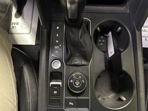 Used 2020 Volkswagen Atlas Cross Sport SE image 12