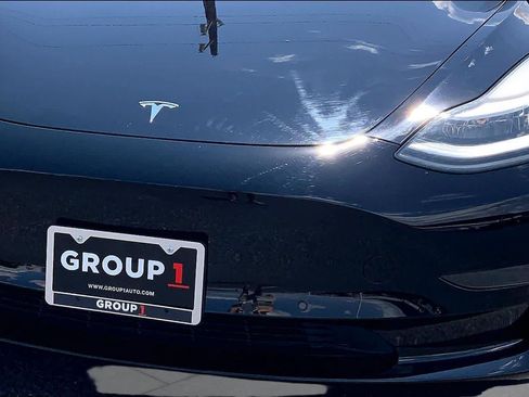 Used 2020 Tesla Model 3 Standard Range RWD image 29