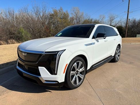 New 2025 Cadillac Escalade IQ Luxury 2 image 3