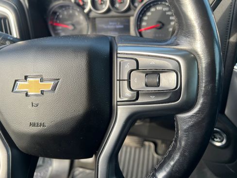 Used 2020 Chevrolet Silverado 1500 LT w/ Convenience Package AWD/4WD image 16