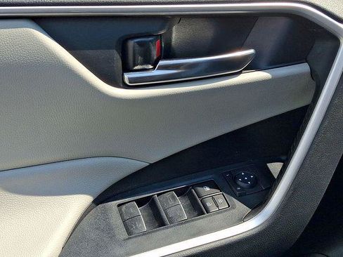 Certified 2022 Toyota RAV4 XLE AWD/4WD image 8