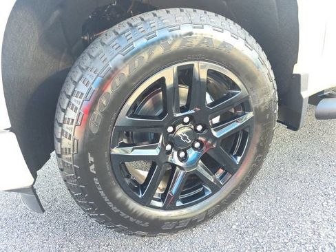 New 2026 Chevrolet Silverado 1500 Custom w/ Turbomax Blackout Package AWD/4WD image 10