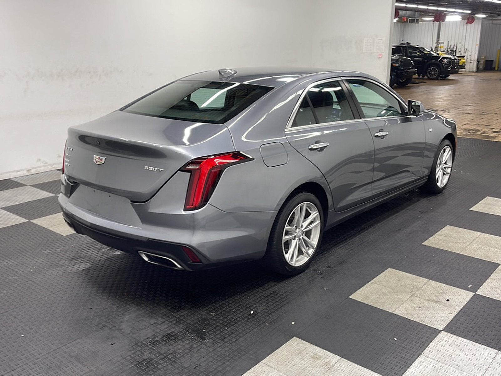 Used 2021 Cadillac CT4 Luxury w/ Cold Weather Package AWD/4WD image 19